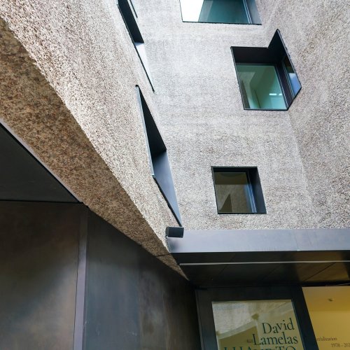 (Mögliche) Einführung in eine Ausstellung bestehend aus fast nichts 