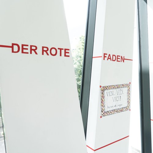 Der rote Faden – Schulhausgestaltung OHS