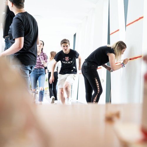 Der rote Faden – Schulhausgestaltung OHS