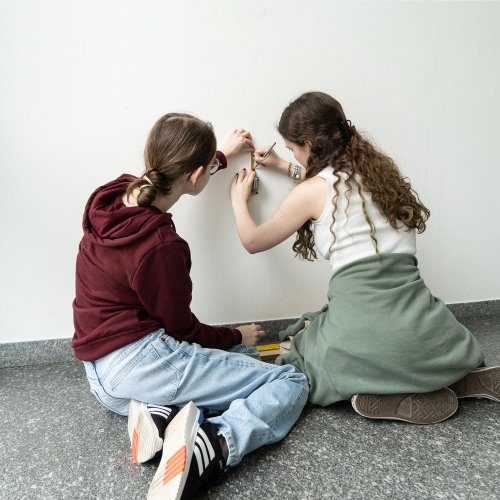 Der rote Faden – Schulhausgestaltung OHS