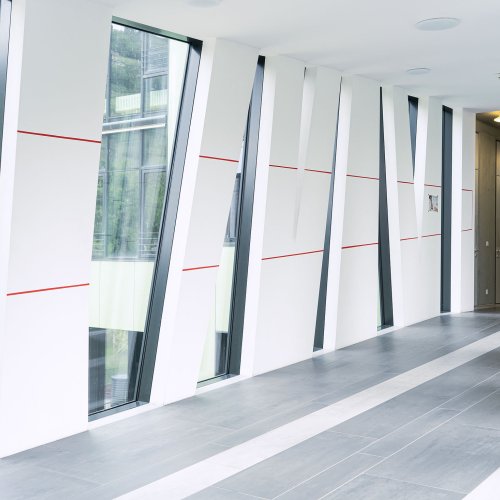 Der rote Faden – Schulhausgestaltung OHS