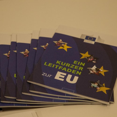 Europa hautnah erleben – Diskussionsrunde mit Südtiroler Politikern zur Europawahl an den Gymnasien Meran