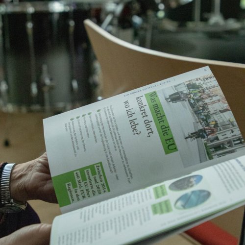 Europa hautnah erleben – Diskussionsrunde mit Südtiroler Politikern zur Europawahl an den Gymnasien Meran