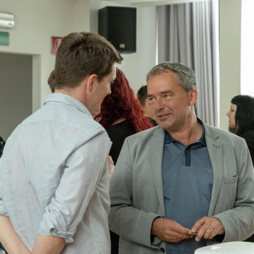 Europa hautnah erleben – Diskussionsrunde mit Südtiroler Politikern zur Europawahl an den Gymnasien Meran