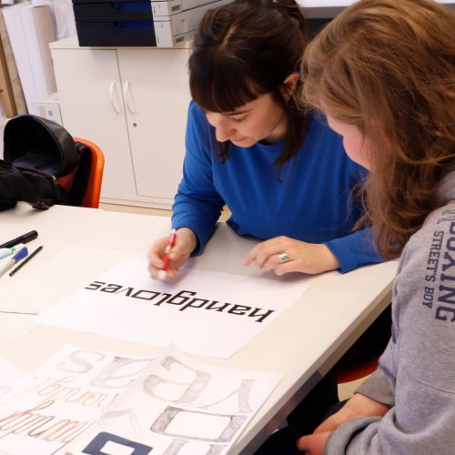 Schriftdesign mit Franziska Weitgruber