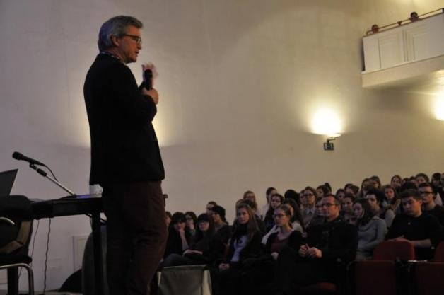 Ulrich Ladurner zu Gast in den Gymnasien Meran