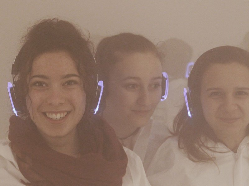 HORIZON INTO THE ROOM