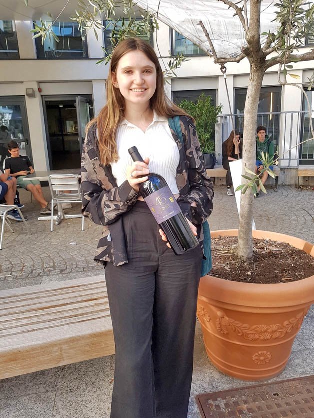 Preisverleihung Weinetikette für die Gemeinde Marling